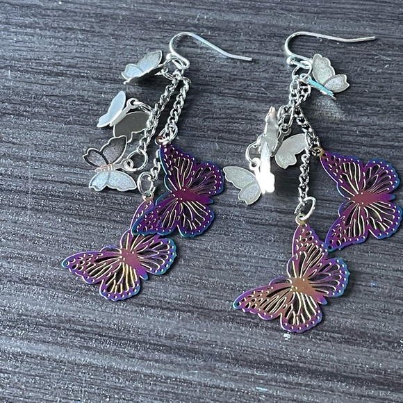 Butterfly dangle earrings - Picture 1 of 3